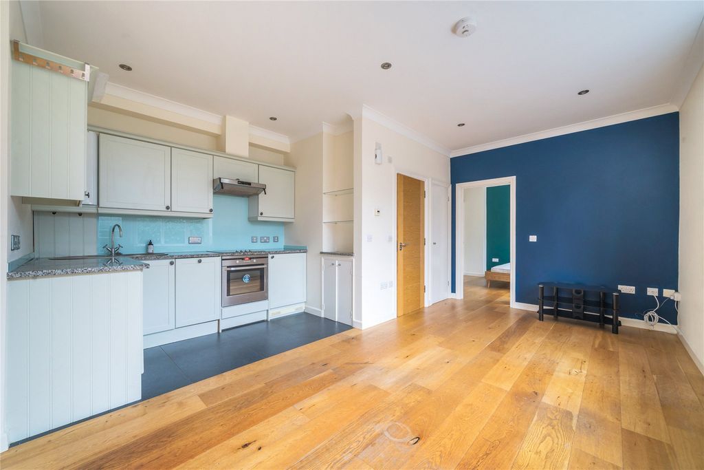 Additional image 6 of 1 bed flat for saleHaslemere, Surrey GU27
