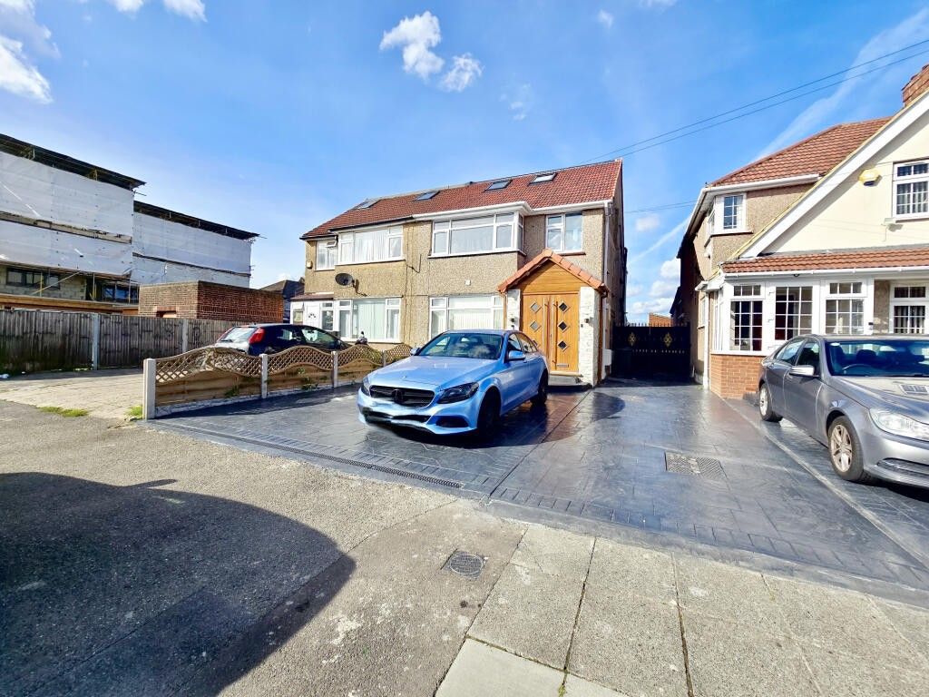 6 bed semi-detached house for saleWentworth Crescent, Hayes, Middlesex UB3