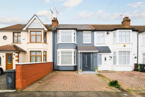 Marmion Avenue, Chingford E4