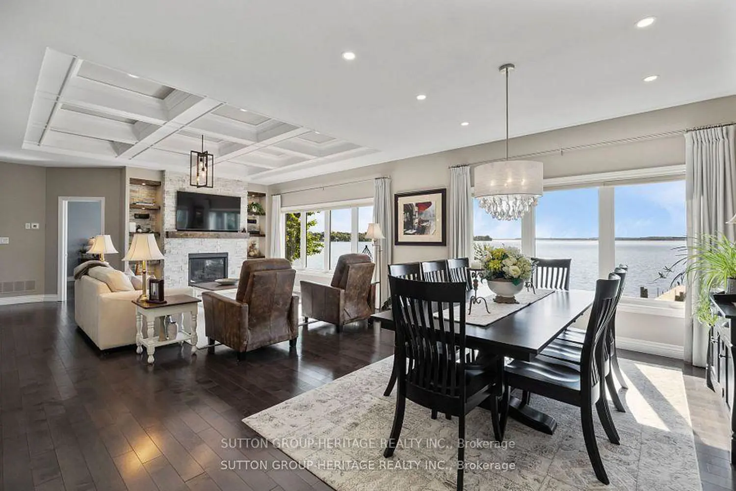 52 Hillside Drive photo 4