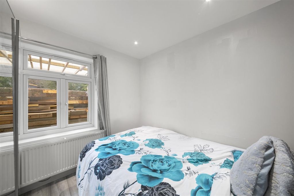 Additional image 7 of 2 bed maisonette for saleTudor Road, Hayes UB3