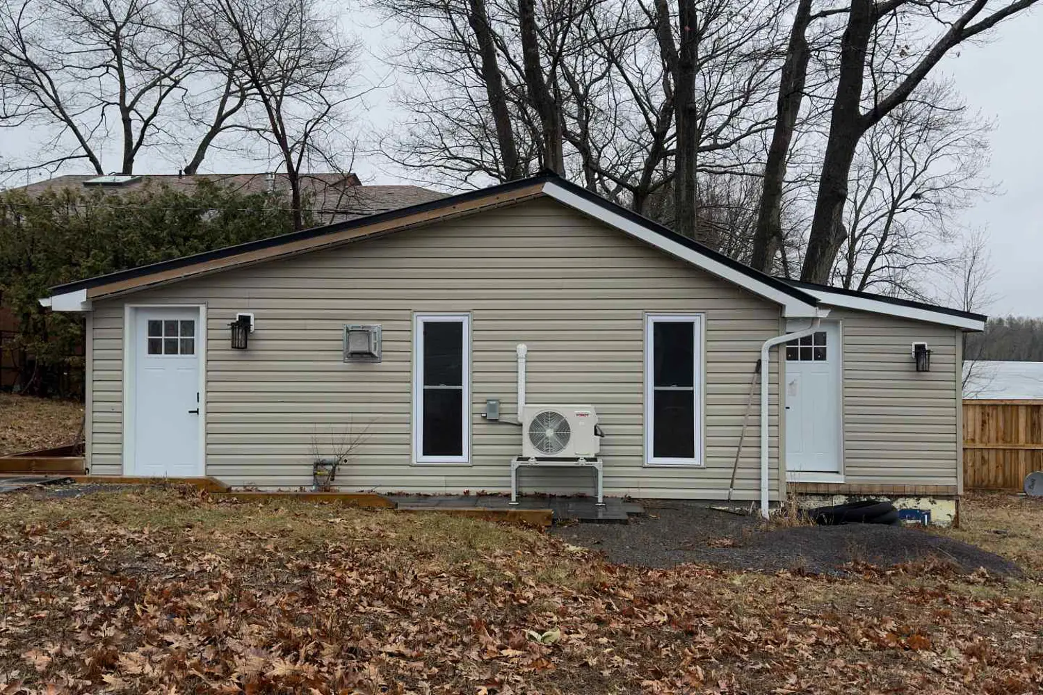 1114 Bayview Drive photo 3