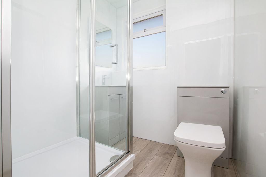 Additional image 13 of 3 bed flat for saleRye Road, Hoddesdon EN11