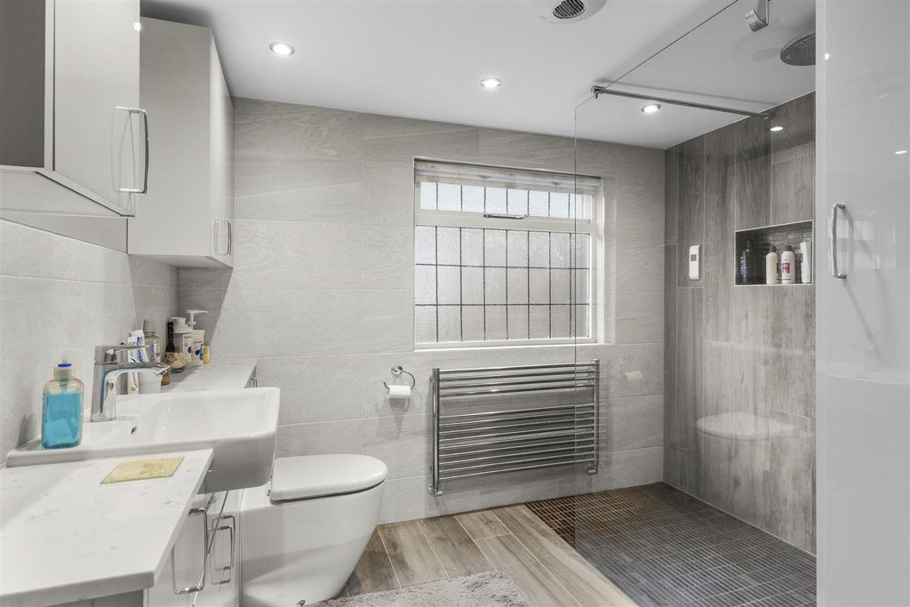 Additional image 12 of 5 bed detached house for saleMarlow Road, High Wycombe HP11