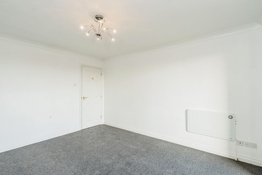 Additional image 11 of 1 bed flat for sale390 Sea Front, Hayling Island PO11