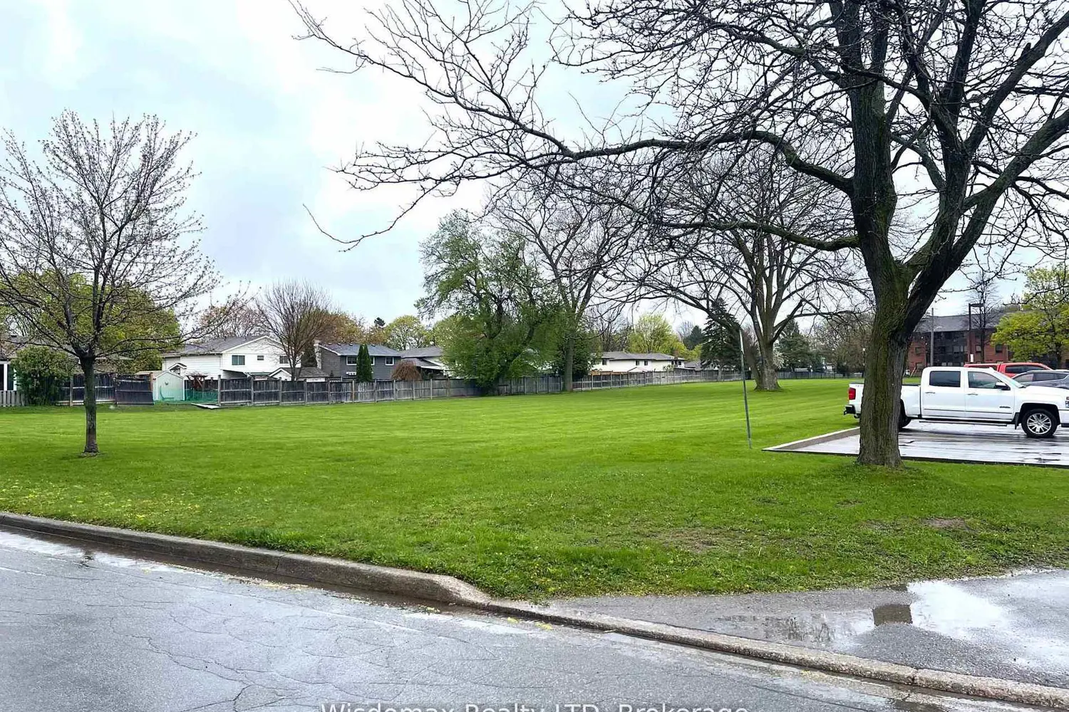 7 Greenmeadow Court photo 4