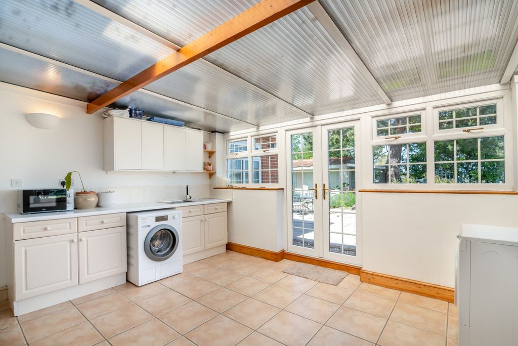 Additional image 16 of 4 bed detached house for saleSt. Marys Road, Hayling Island, Hampshire PO11