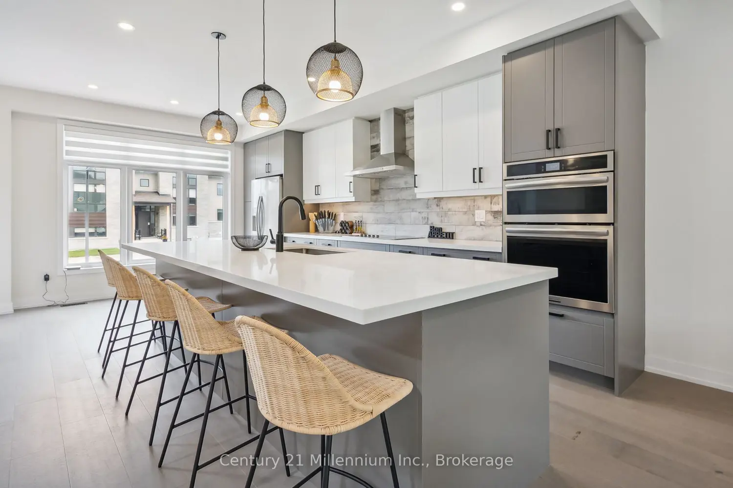 125 Stoneleigh Drive photo 5