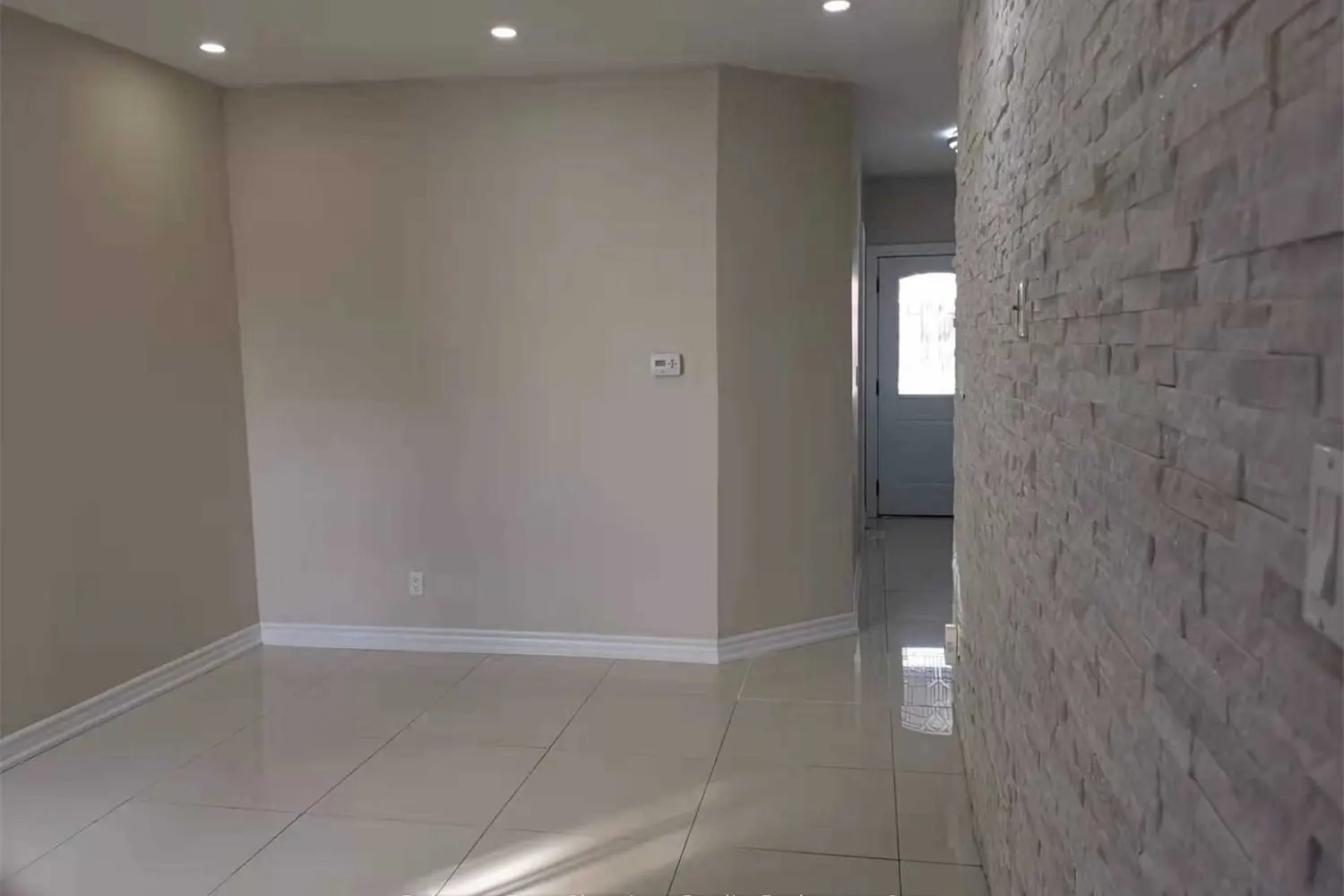 1168 Dufferin Street photo 3