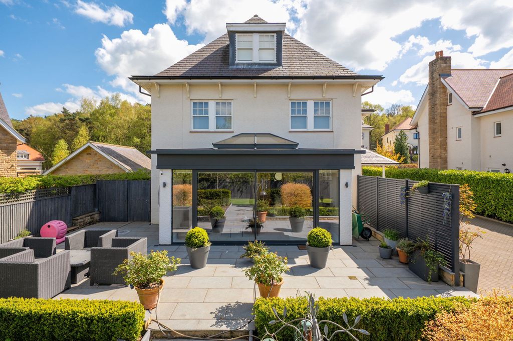 Additional image 3 of 5 bed detached house for saleSussex Avenue, Harrogate HG1