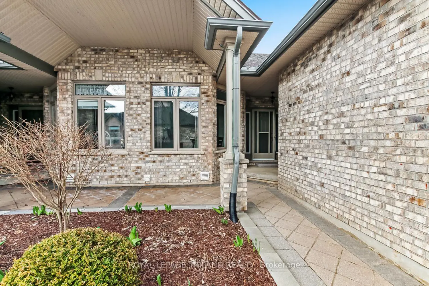 44 Edgevalley Road 47