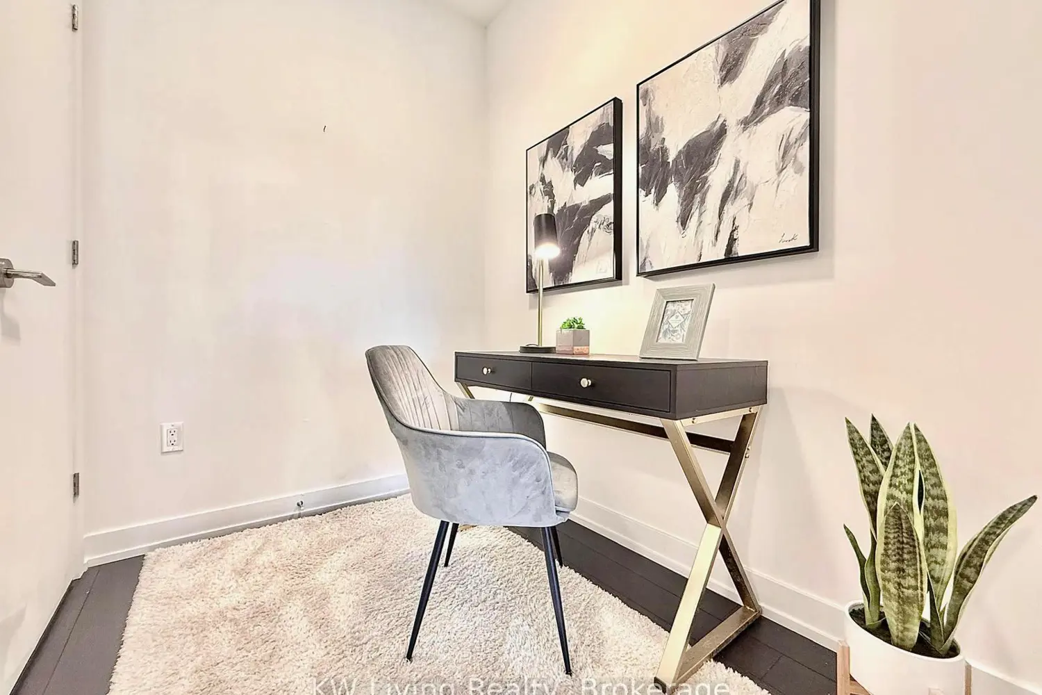39 Roehampton Avenue 701 photo 2