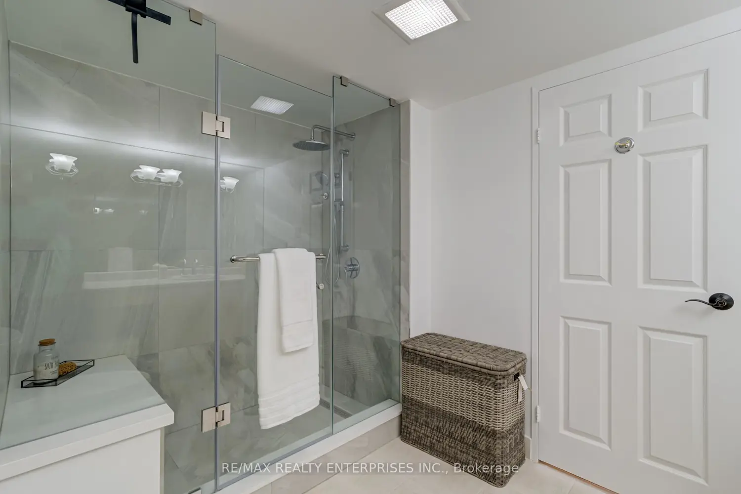 Additional image 16 of 65 Skymark Drive 204