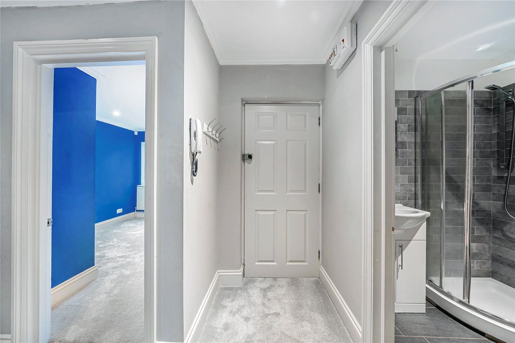 Additional image 11 of 2 bed flat for saleHindhead, Surrey GU26