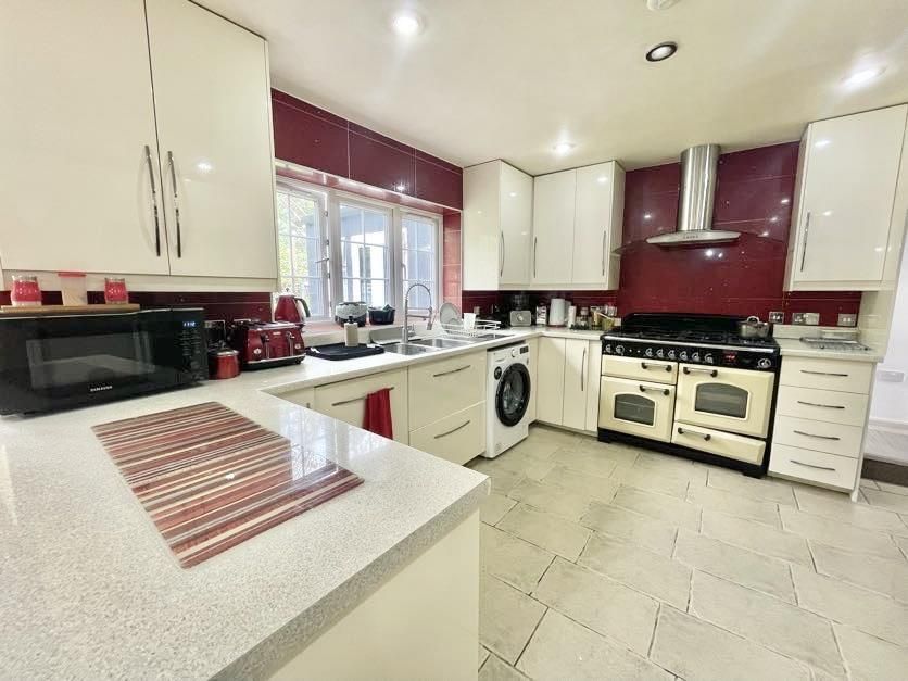 Additional image 3 of 5 bed detached house for saleMinterne Waye, Hayes UB4