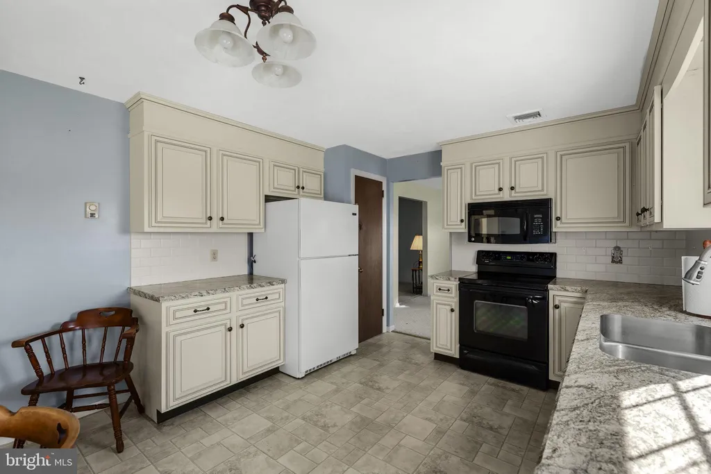 Additional image 12 of 2 Arlin Circle, Lititz, PA 17543