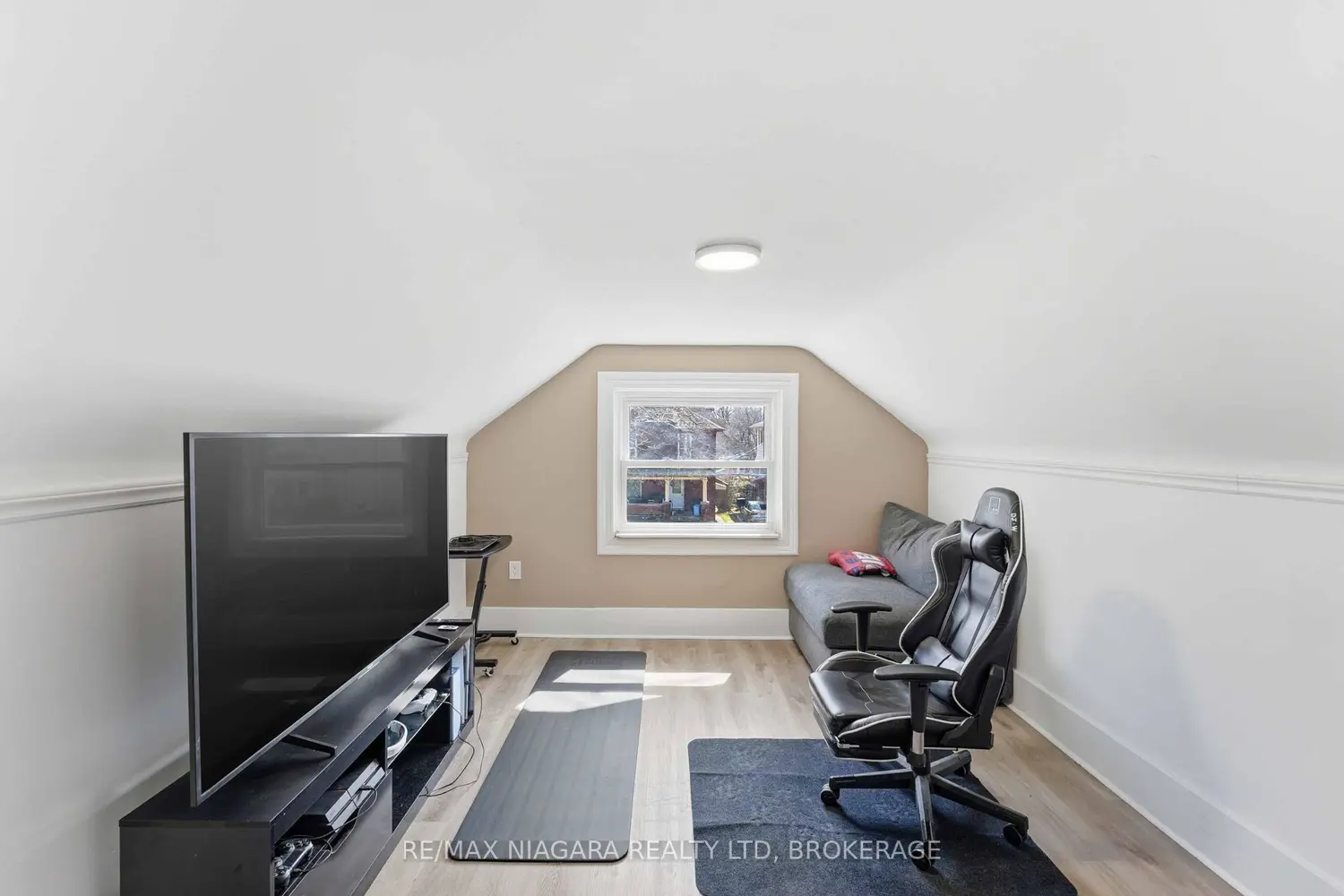 Additional image 7 of 5033 Willmott Street