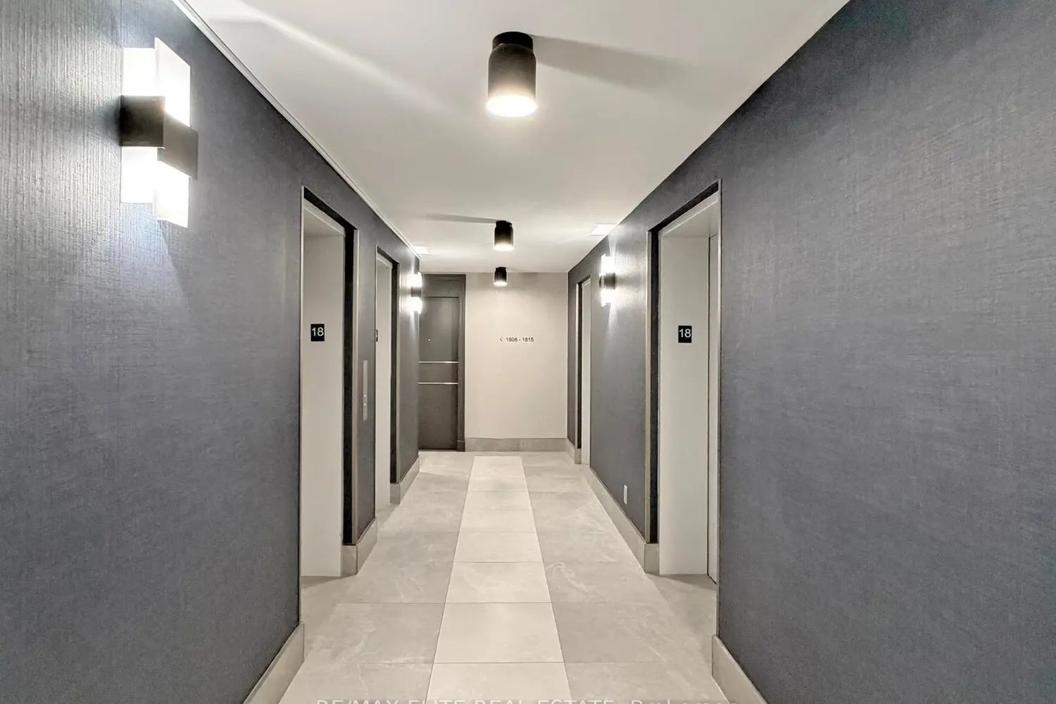 Additional image 2 of 30 Grand Trunk Crescent 1806