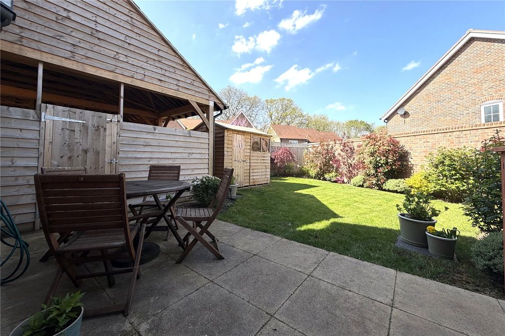 Additional image 11 of 3 bed detached house for saleDeepford Crescent, Hook, Hampshire RG27