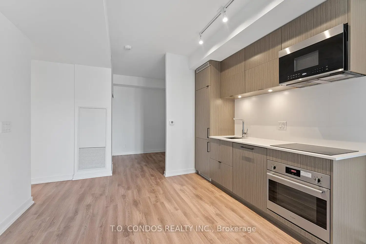 20 Edward Street 1019 photo 3