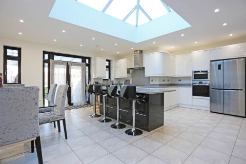Beechwood Gardens, Clayhall, Gants Hill IG5