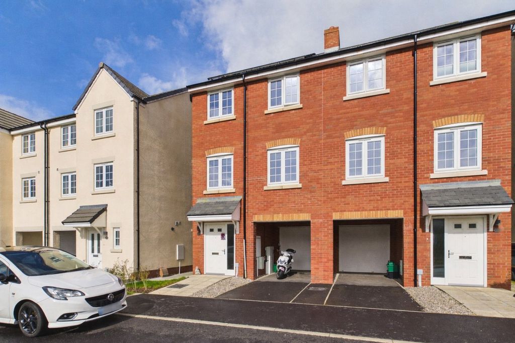 3 bed semi-detached house for saleRuby Close, Holsworthy EX22