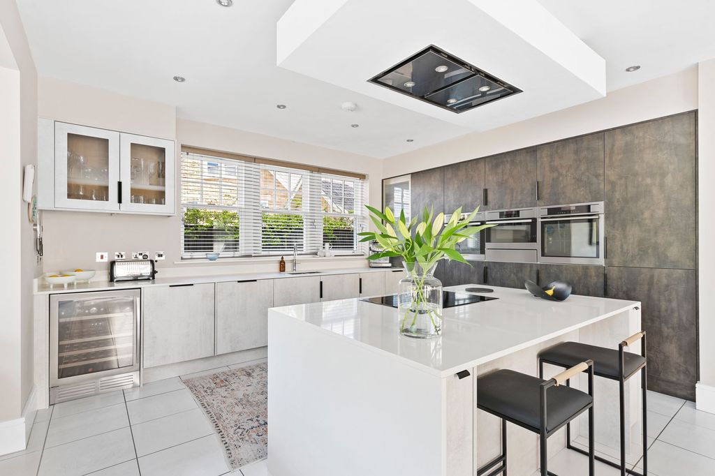 Additional image 9 of 5 bed detached house for saleSussex Avenue, Harrogate HG1