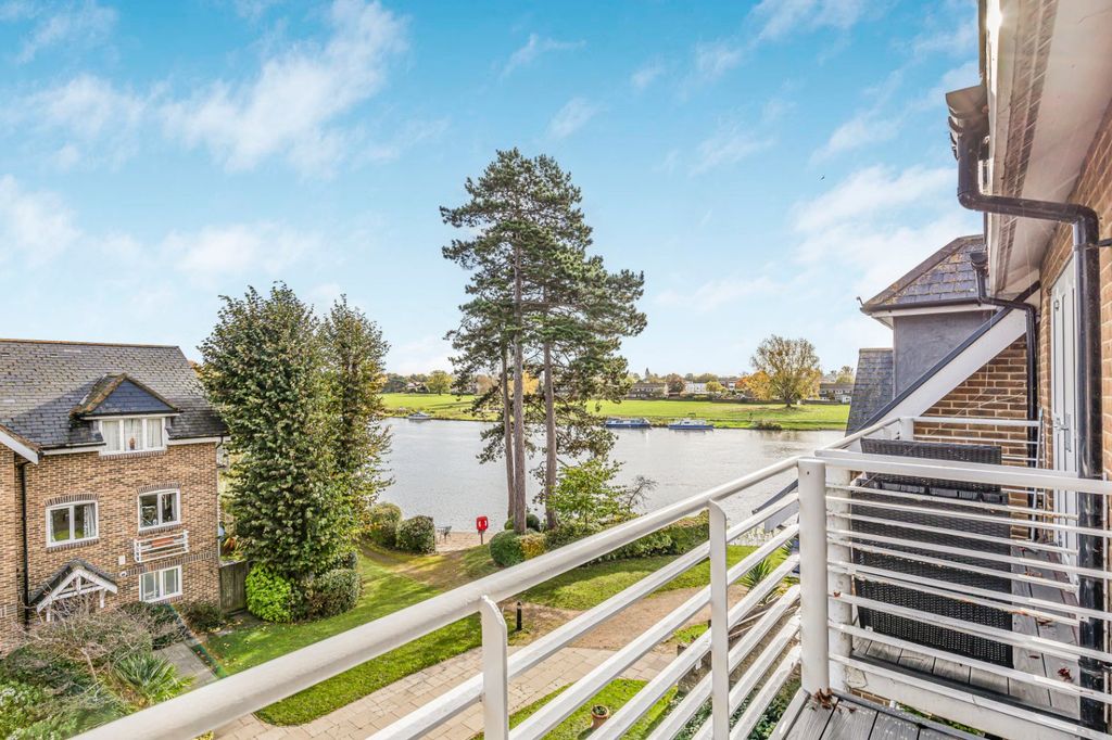 Additional image 14 of 2 bed flat for saleThames Close, Hampton, Middlesex TW12