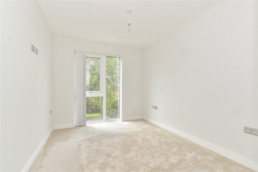 Additional image 6 of 2 bed flat for saleStation Road, Horsham, West Sussex RH13