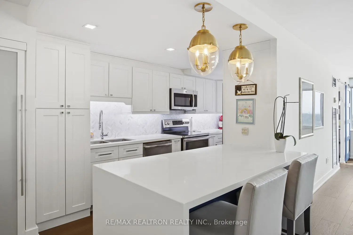 Additional image 3 of 3000 Bathurst Street 908