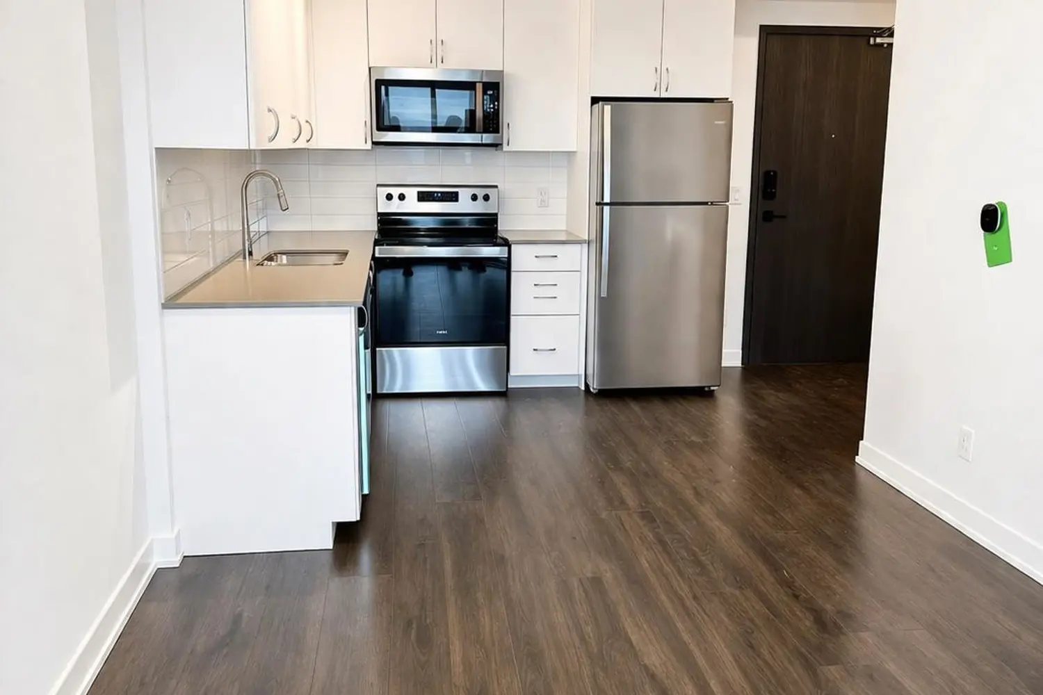 Additional image 3 of 56 Lakeside Terrace 704