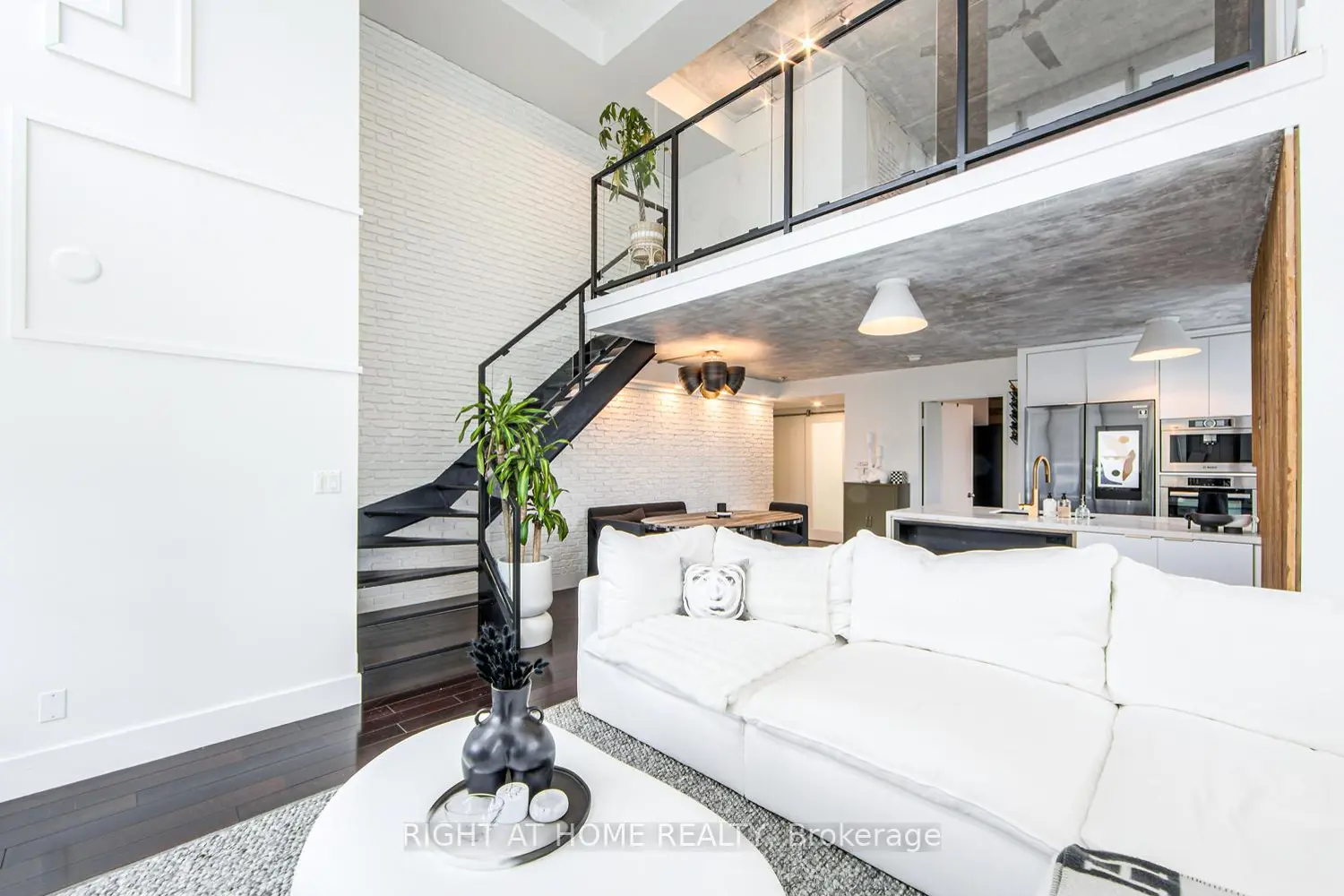 Additional image 10 of 250 Manitoba Street 728
