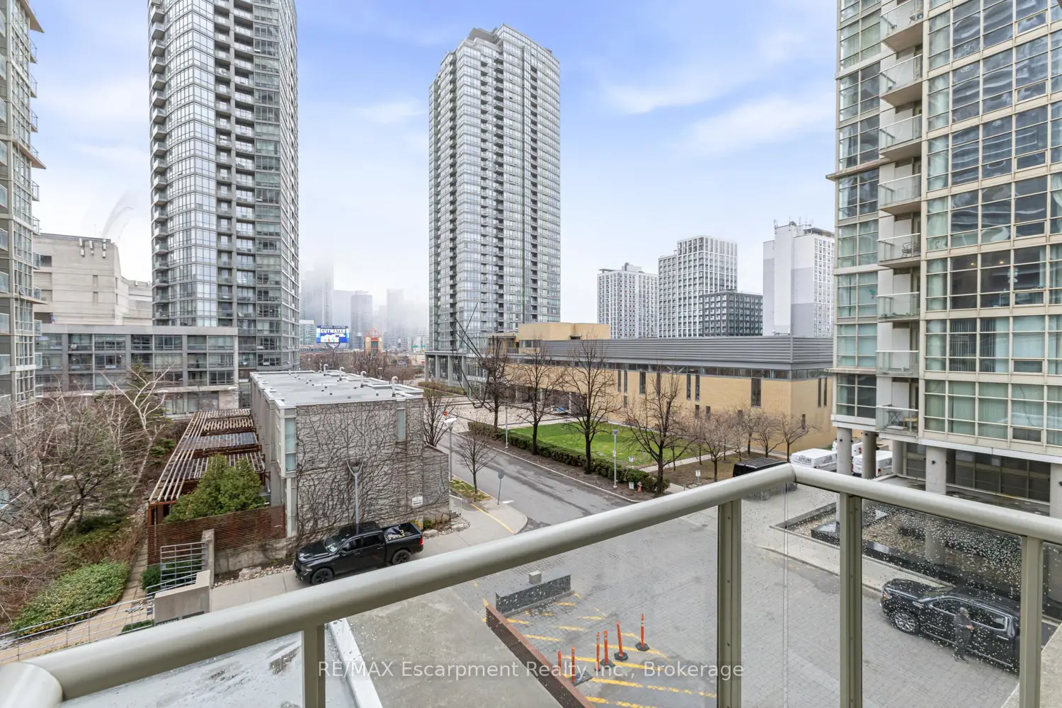 Additional image 10 of 9 Spadina Avenue 303