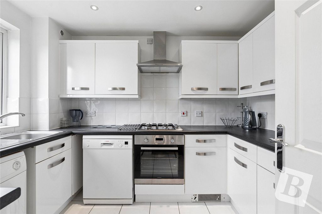 Additional image 3 of 3 bed flat for saleKidman Close, Gidea Park, Romford RM2