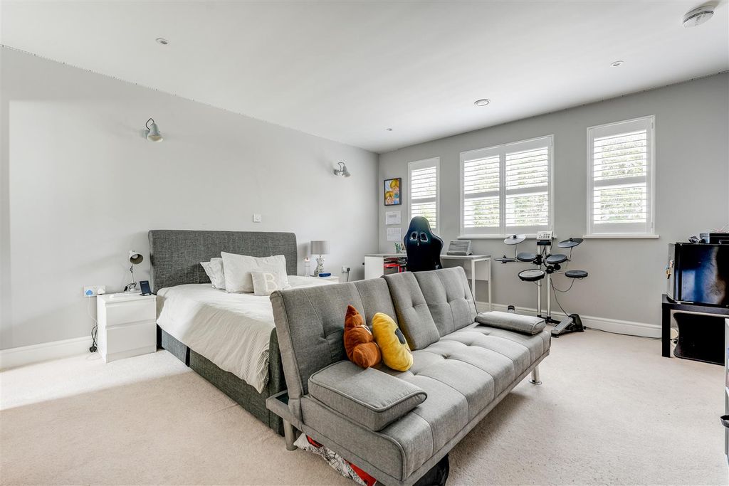 Additional image 30 of 5 bed detached house for saleWoodlands Drive, Hoddesdon EN11