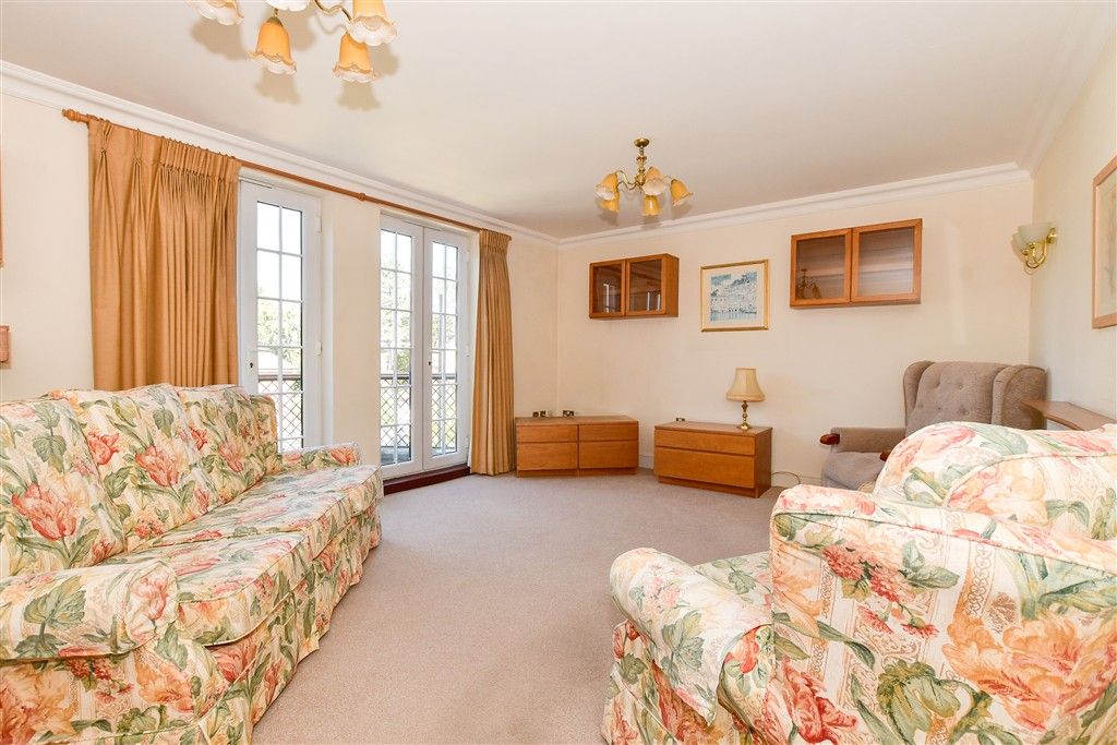 Additional image 5 of 2 bed flat for salePotters Place, Horsham, West Sussex RH12