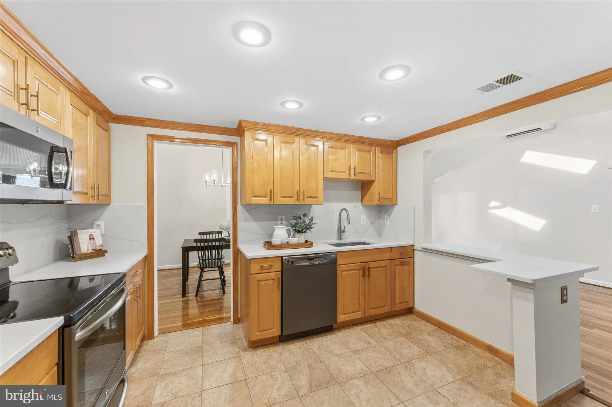 Additional image 40 of 125 Victoria Place, Sterling, VA 20164