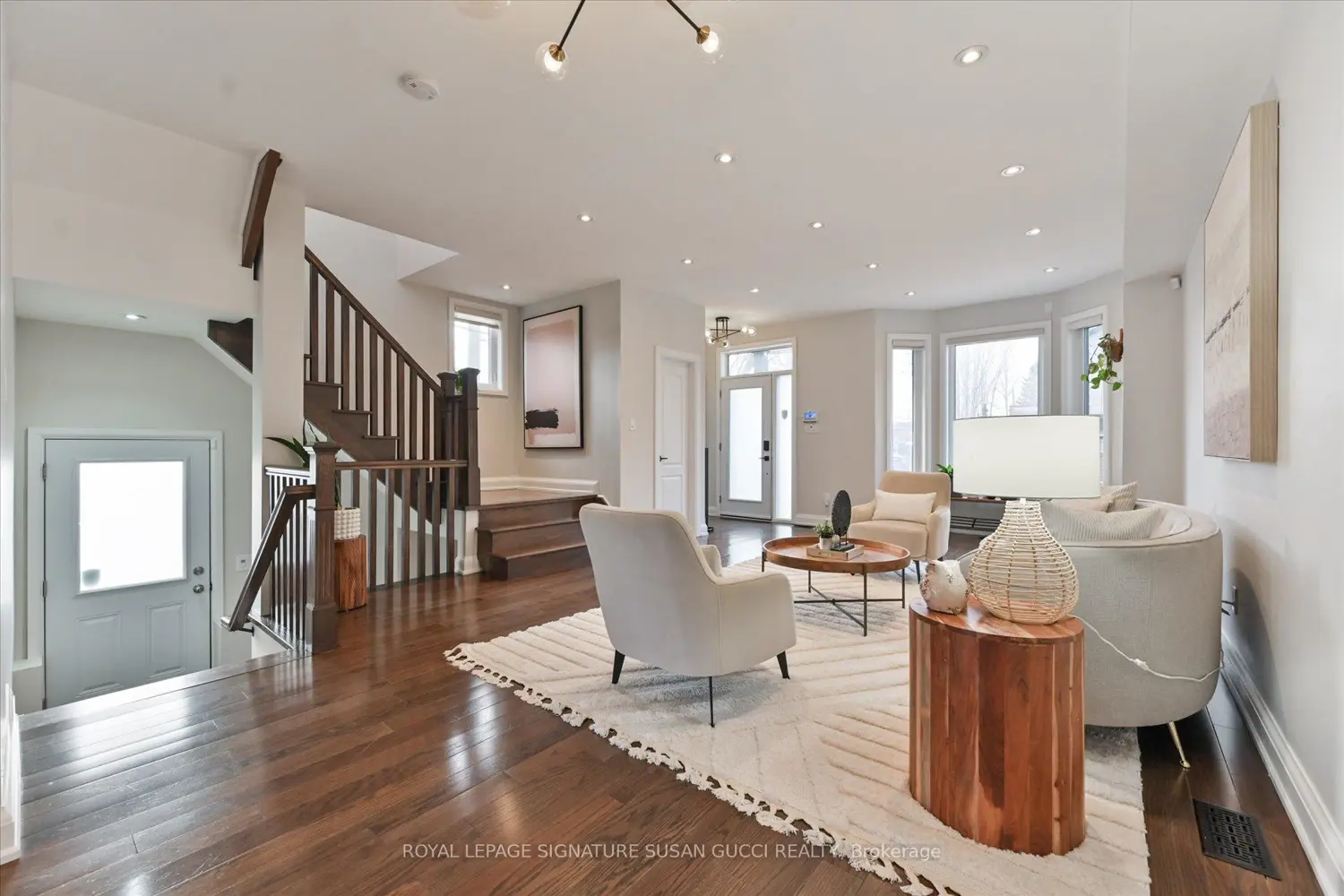 811 Cosburn Avenue photo 4