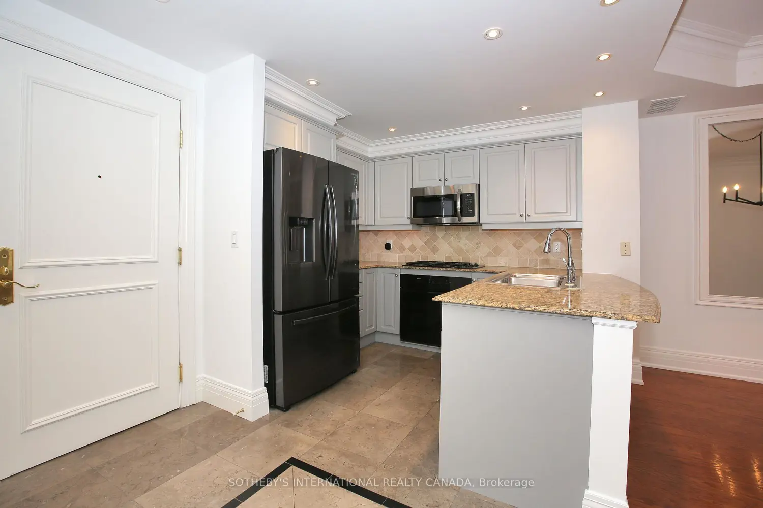 33 Delisle Avenue 809 photo 4