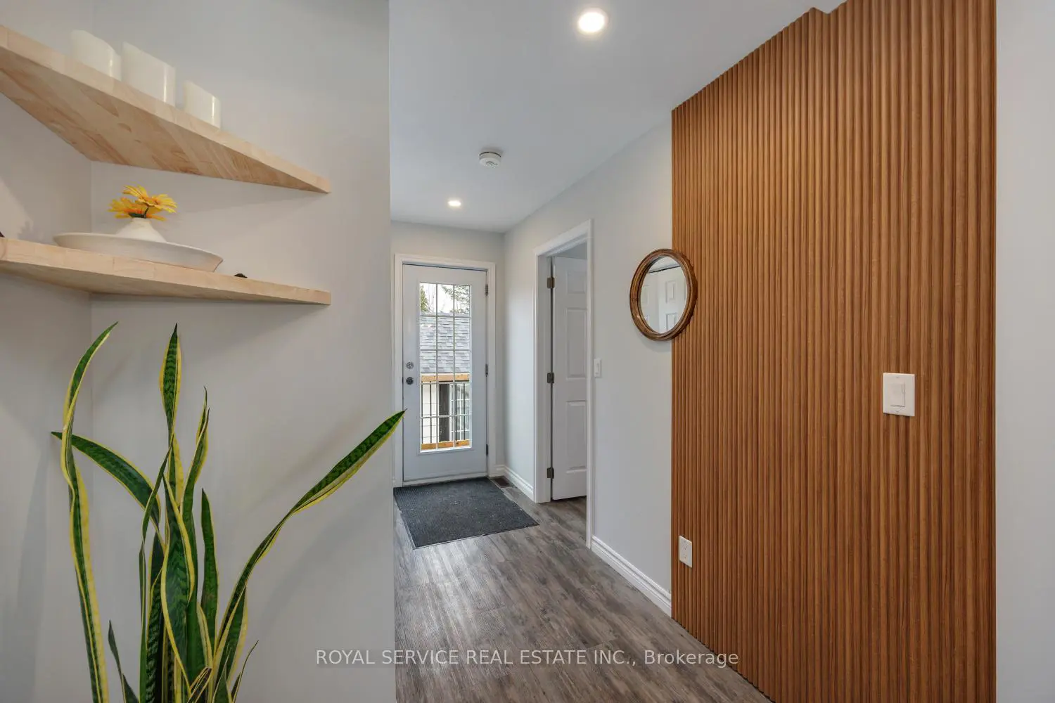 448 Boulton Street photo 2