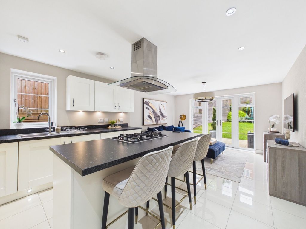Additional image 5 of 5 bed detached house for saleTrinity Circle, High Wycombe HP11