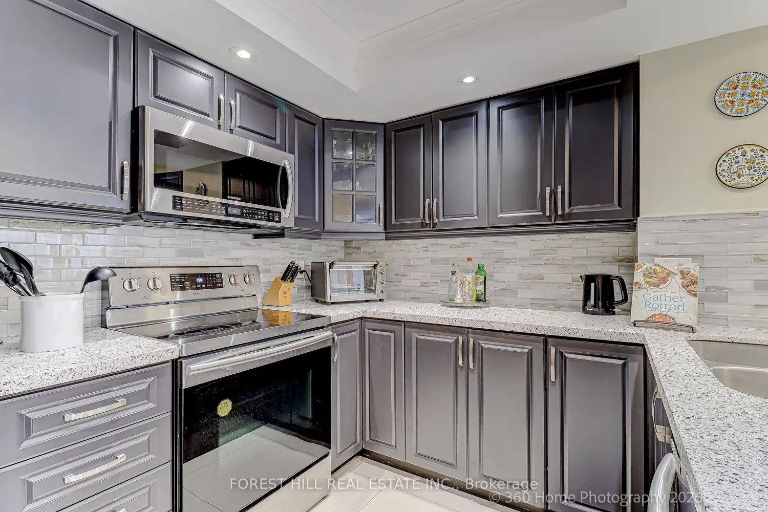45 Kingsbridge Garden Circle 204 photo 2