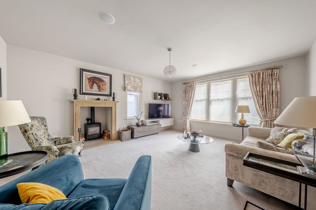 Additional image 4 of 5 bed detached house for saleSussex Avenue, Harrogate HG1