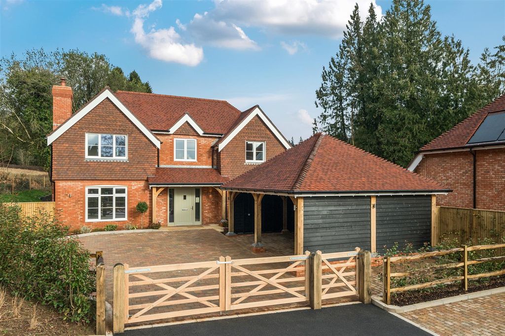 5 bed detached house for saleCritchmere Hill, Haslemere GU27