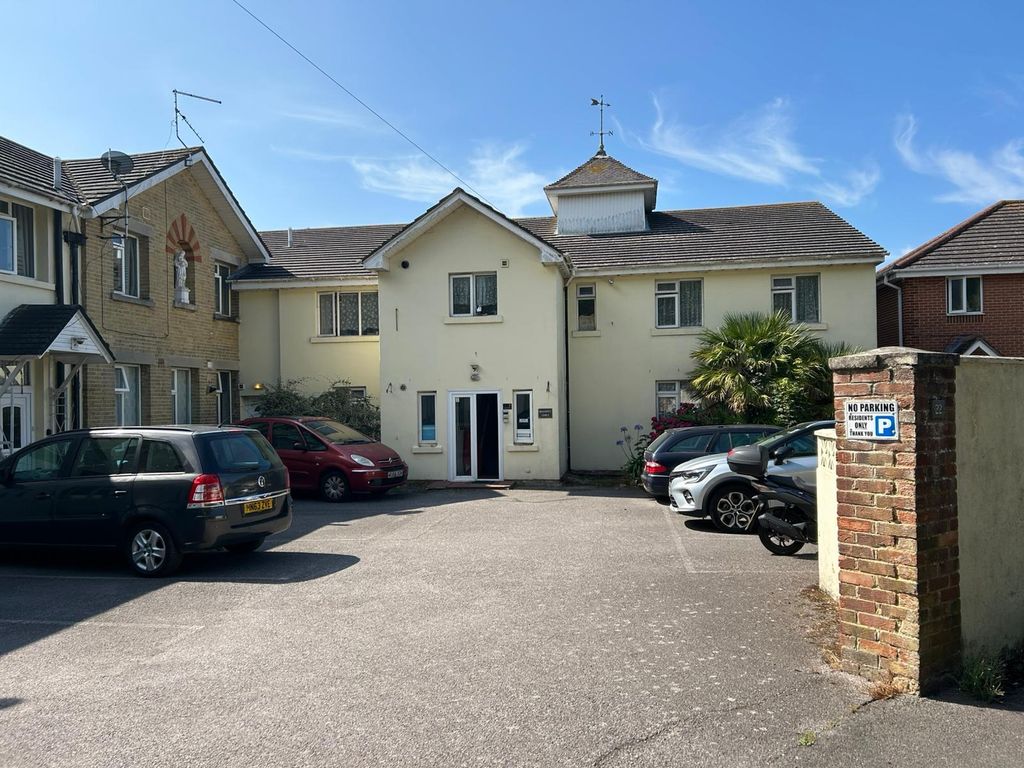 Additional image 2 of 11 bed flat for saleWestfield Avenue, Hayling Island PO11