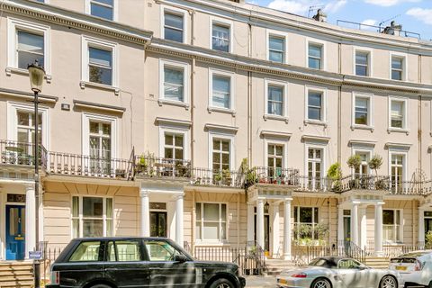 Royal Crescent, Holland Park W11