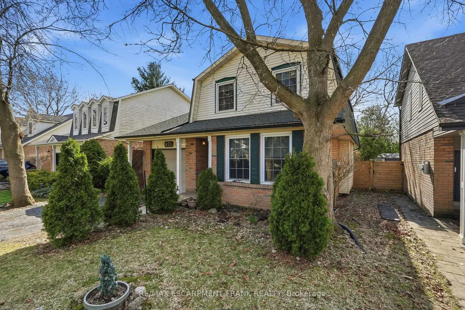 471 Knightsbridge Crescent photo 2