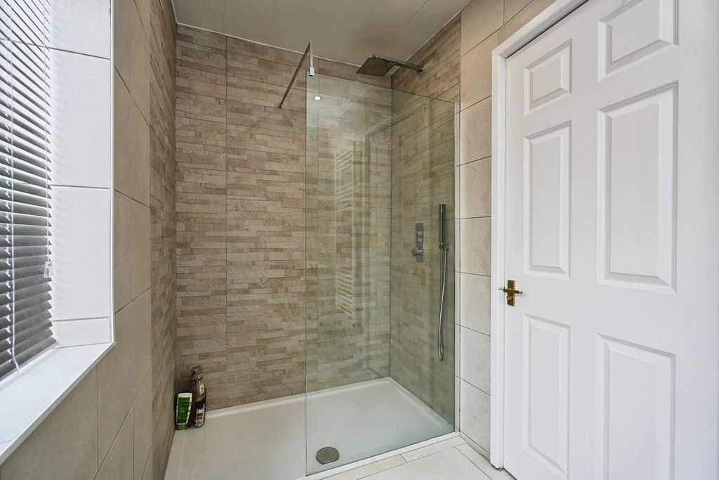 Additional image 16 of 5 bed detached house for saleBroomfield Avenue, Halifax HX3