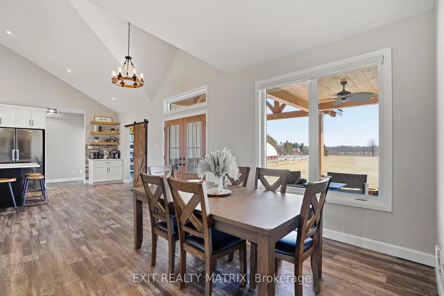 1584 Calypso Street photo 4