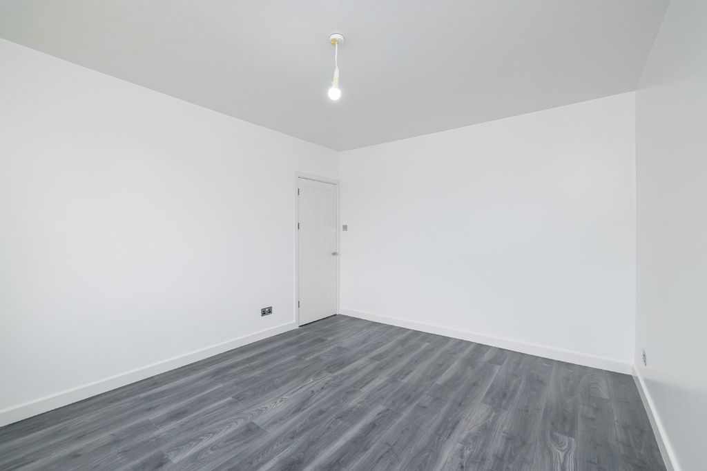 Additional image 20 of 5 bed semi-detached house for saleNelson Road, Hounslow TW3